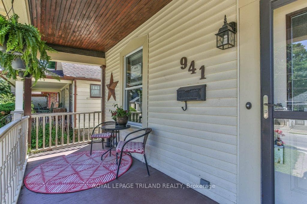 941 QUEENS Avenue photo 4
