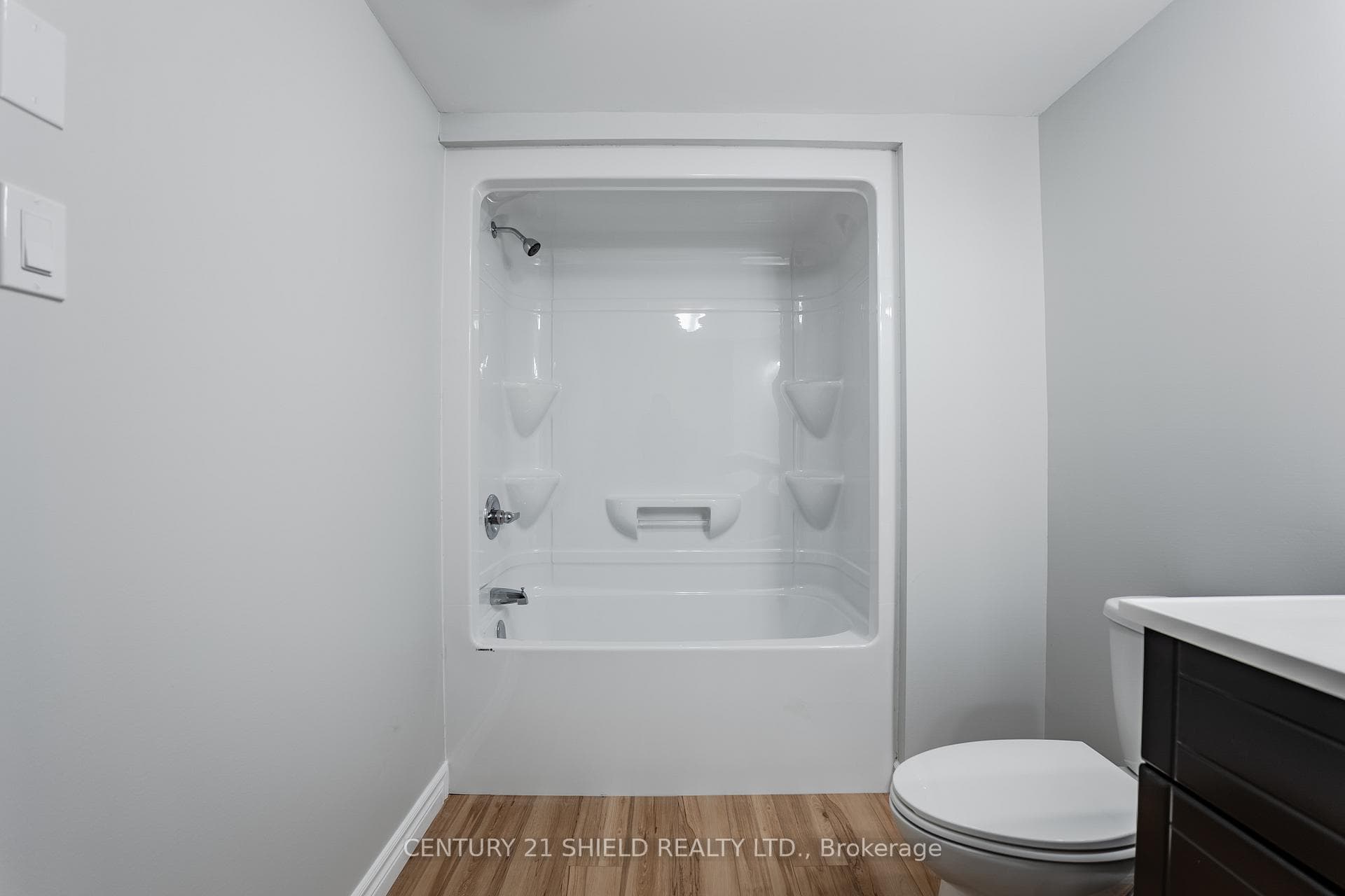 7 William Street photo 38