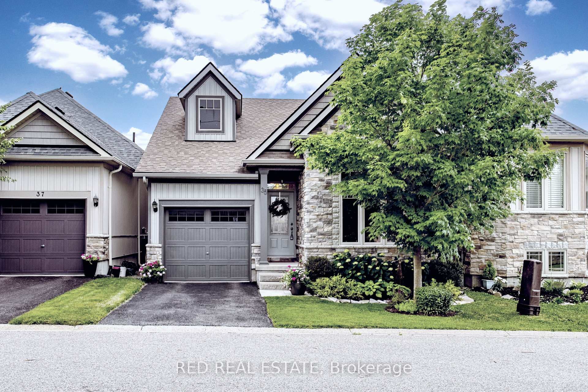 35 Canterbury Circle photo 1
