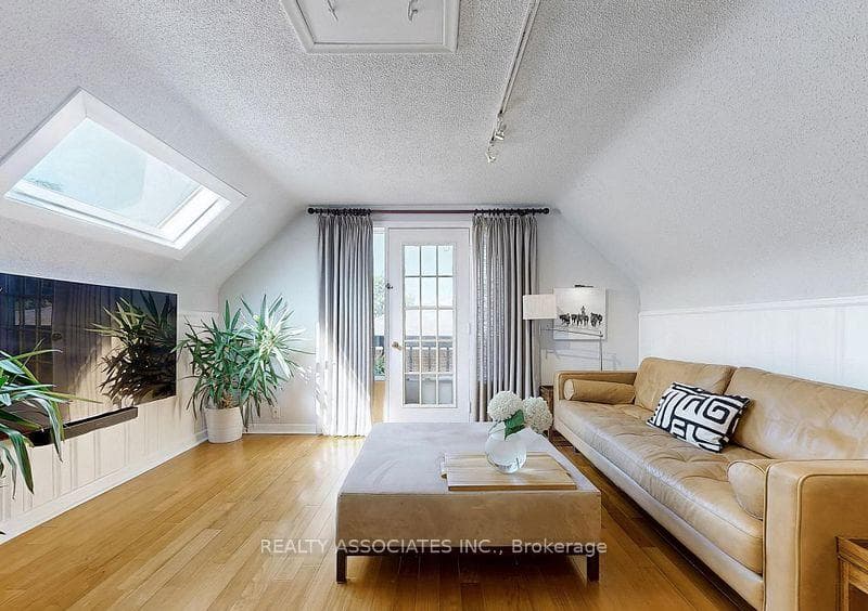 15 White Avenue photo 41