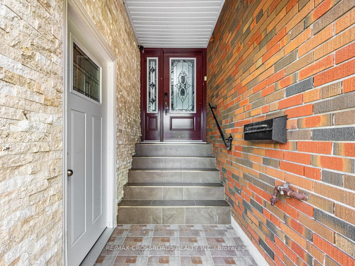 22 Araman Drive photo 4