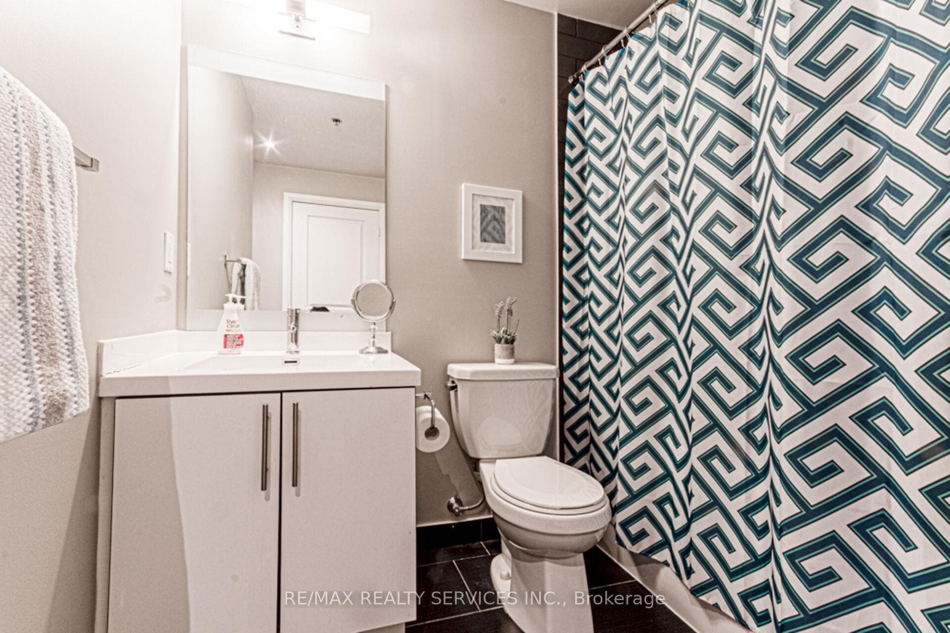 65 Speers Road Unit 1507 photo 20