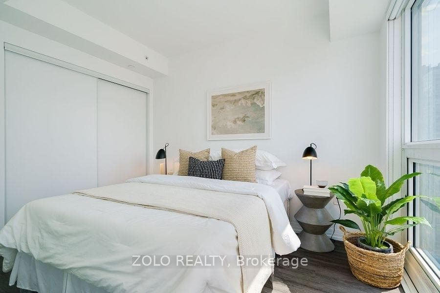 251 Jarvis Street Unit 2206 photo 7