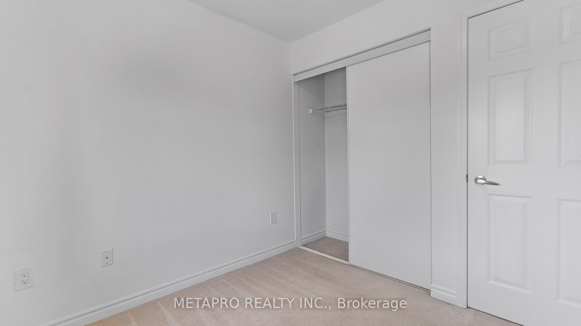 72 Bannister Crescent photo 33