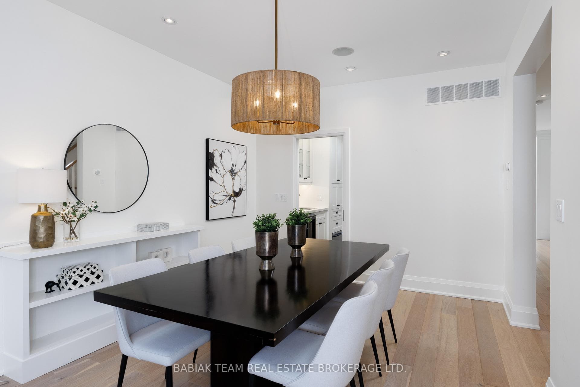 264 Pacific Avenue photo 8