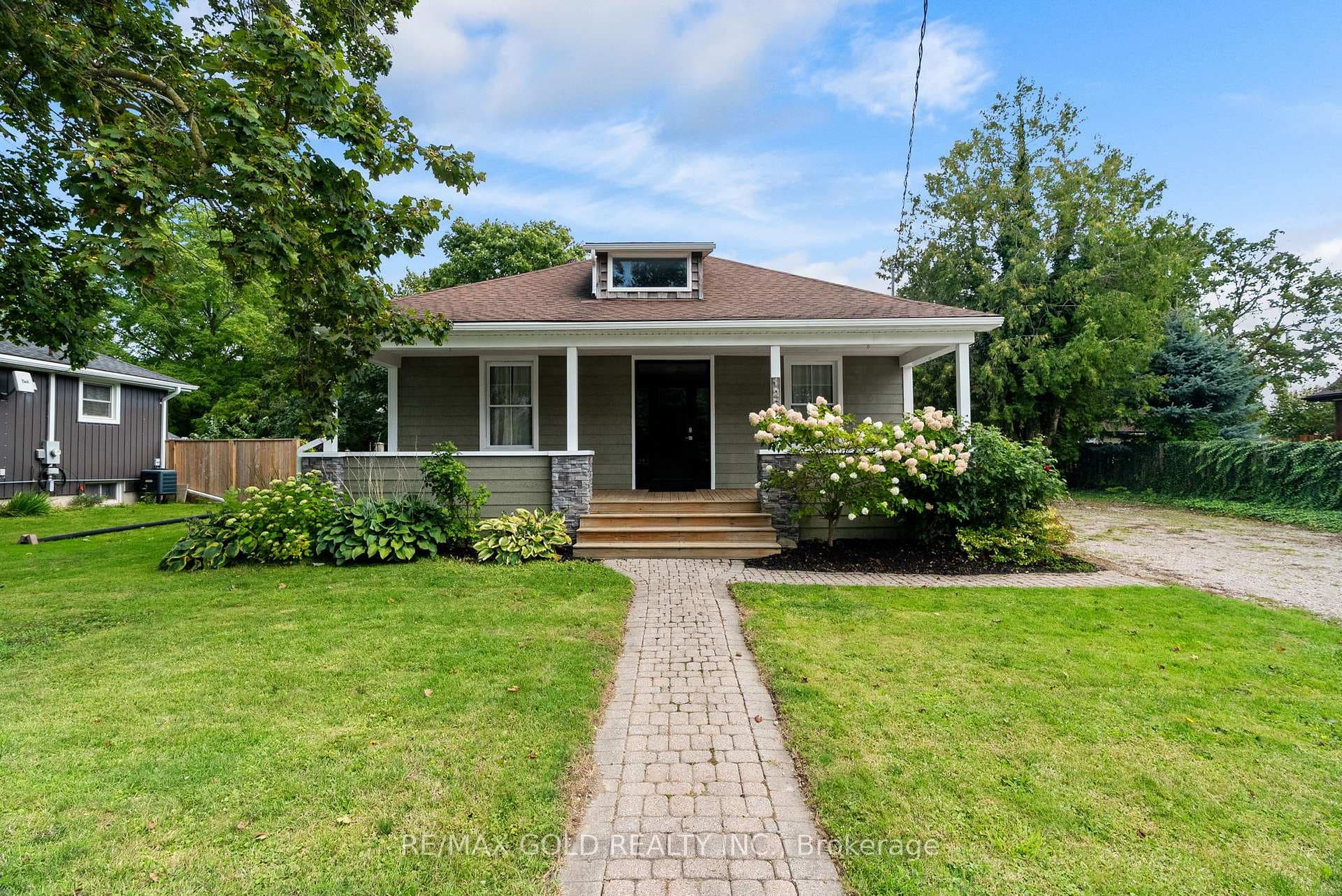 129 ALBERT Street photo 3