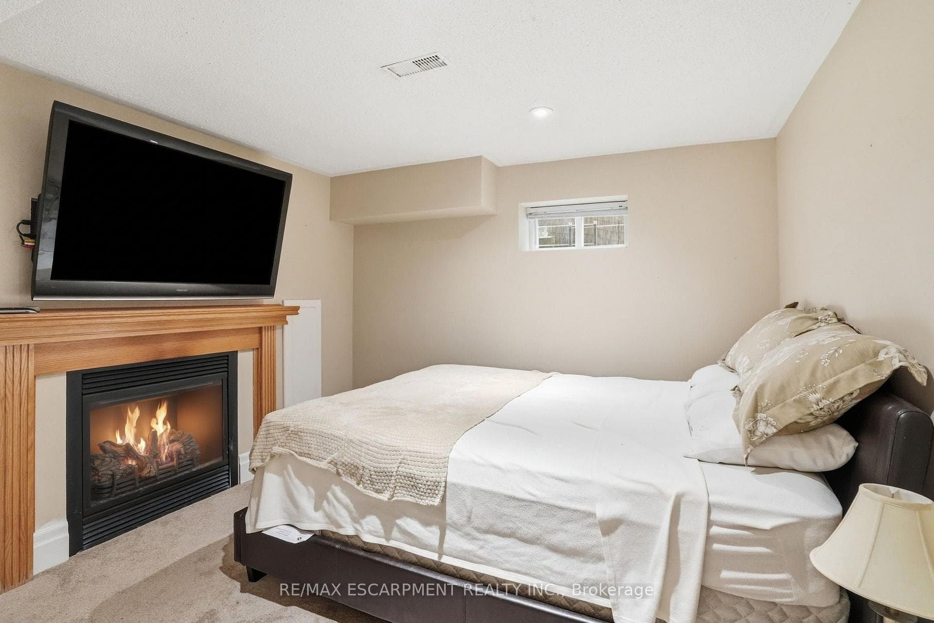 344 East 36th Street photo 24