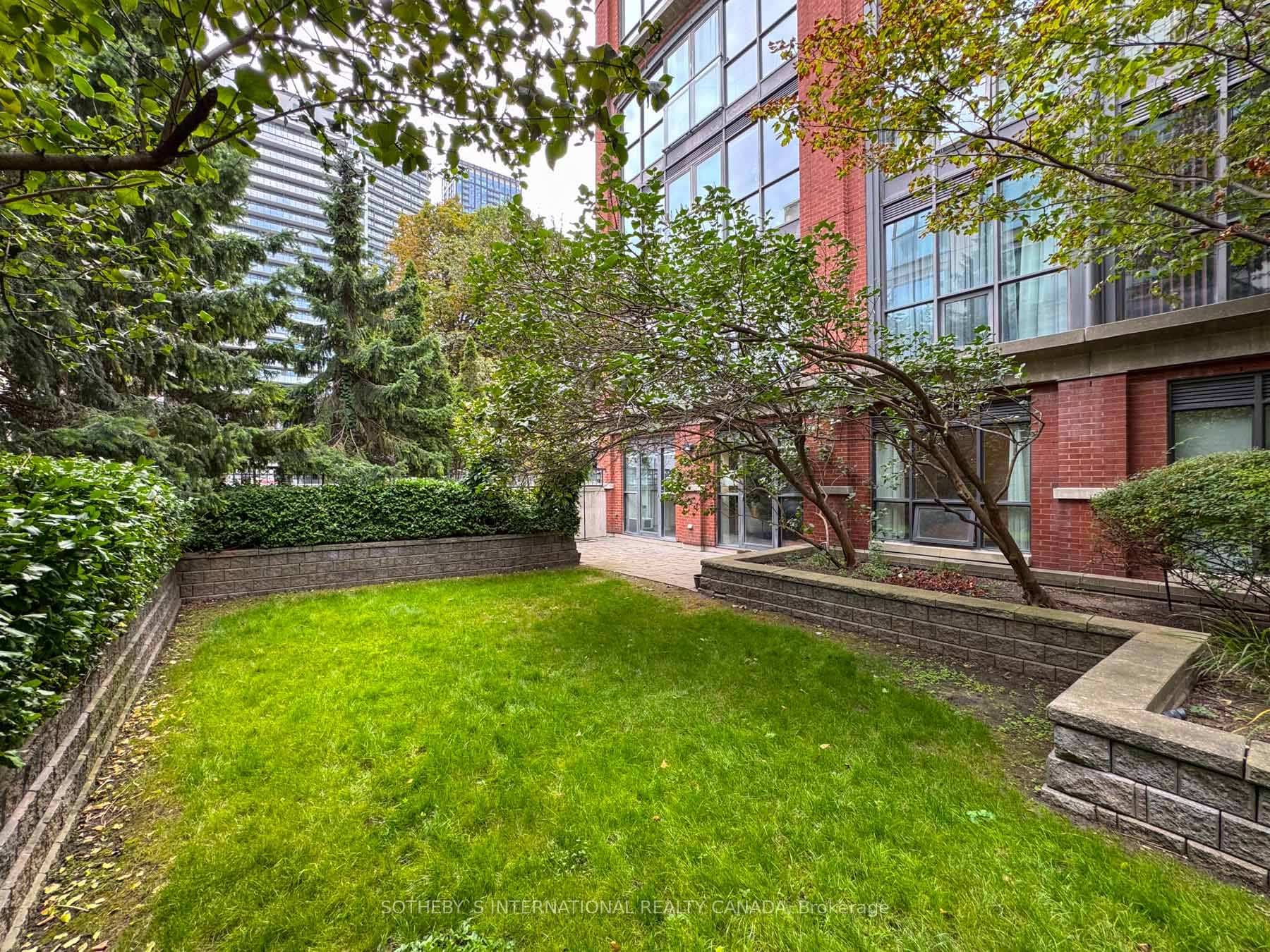 11 Soho Street Unit 107 photo 26