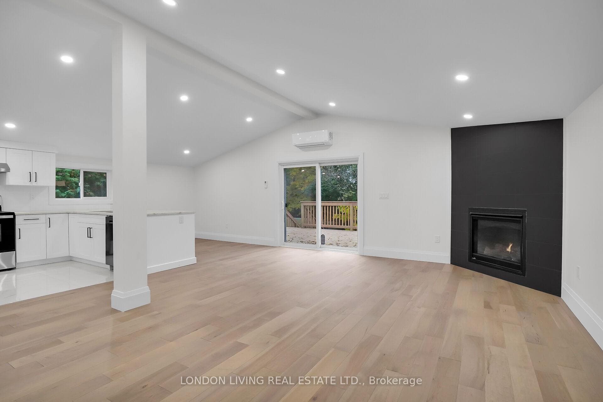 44 Springbank Drive photo 5
