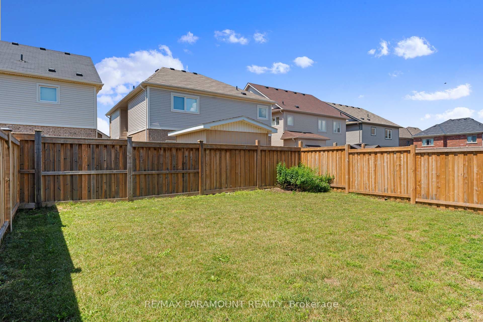 18 Tait Crescent photo 31