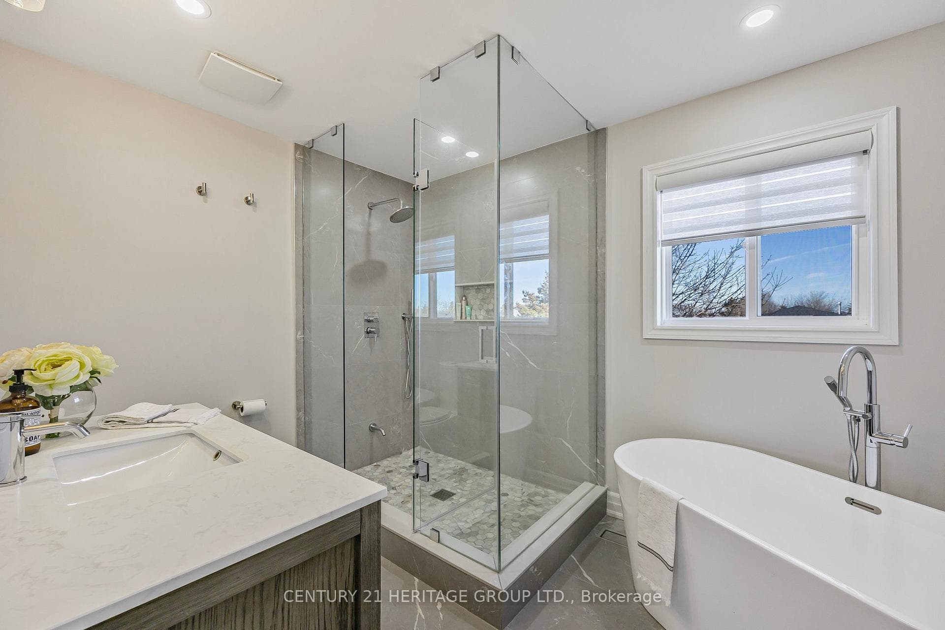 30 Fraser Avenue photo 21