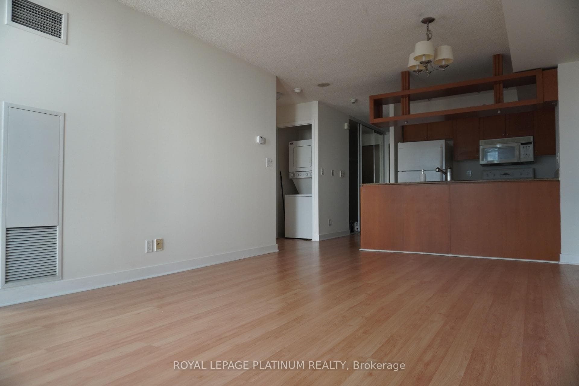 81 Navy Wharf Court Unit 2101 photo 1