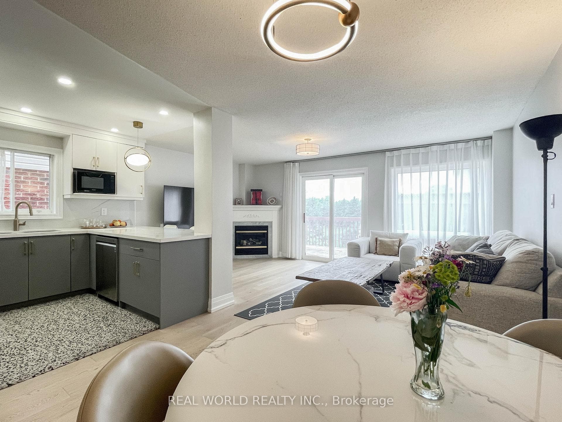 586 Mcbean Avenue photo 21
