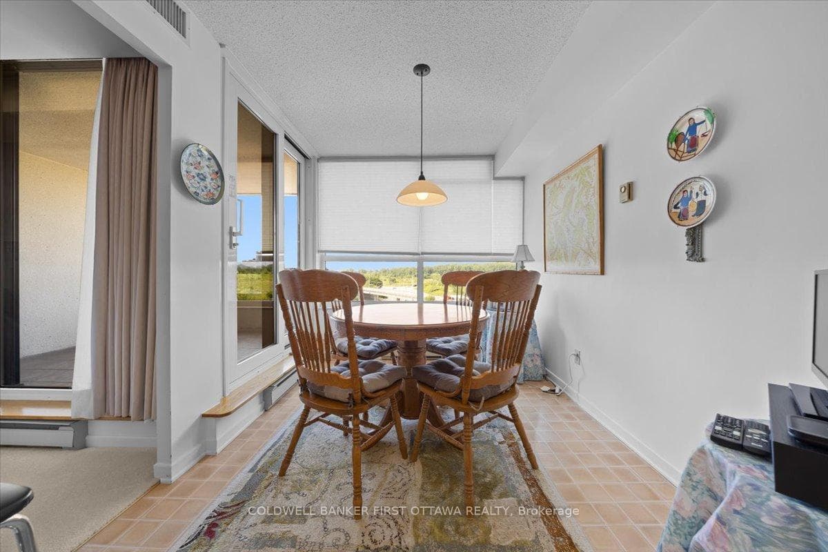 1510 Riverside Drive Unit 606 photo 10