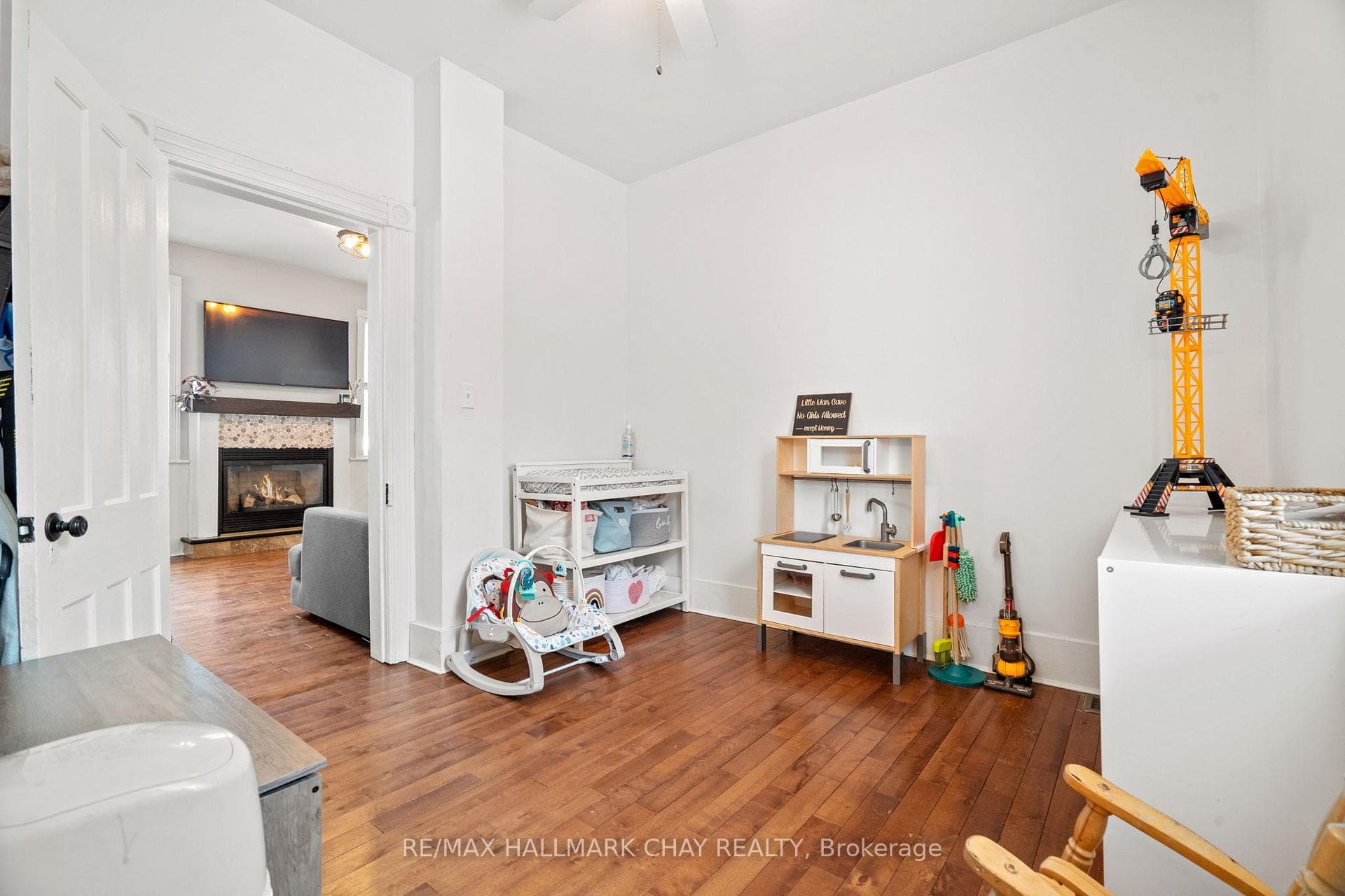 10 Albert Street photo 6