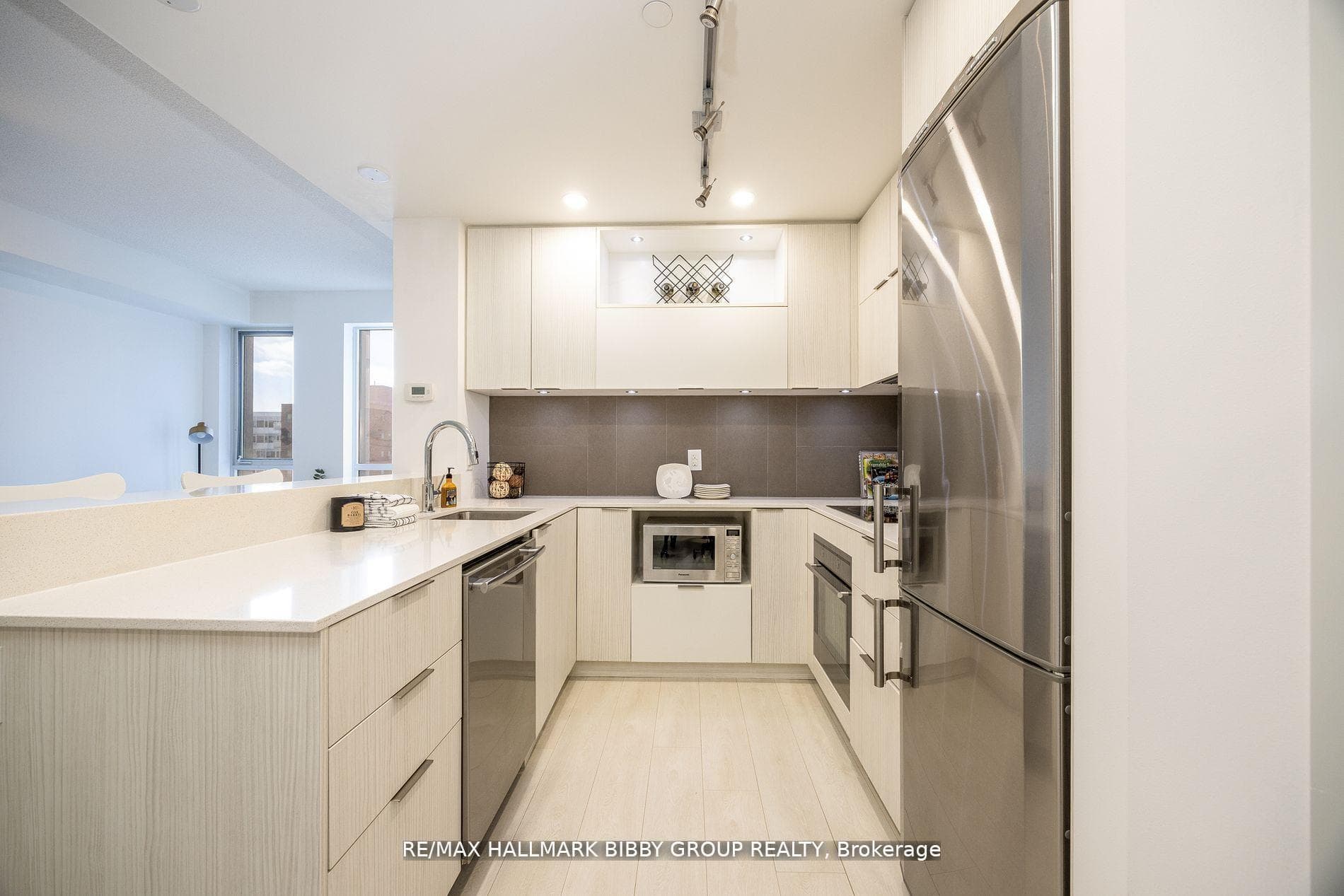 170 Sumach Street Unit 807 photo 13