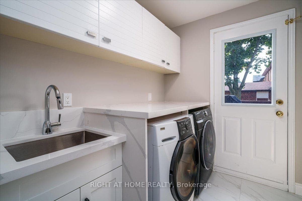 533 Braeburn Crescent photo 12