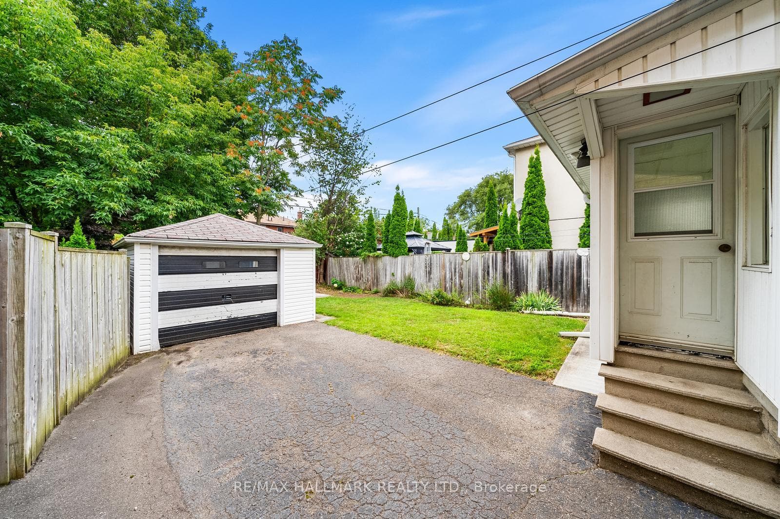 44 St Hubert Avenue photo 35