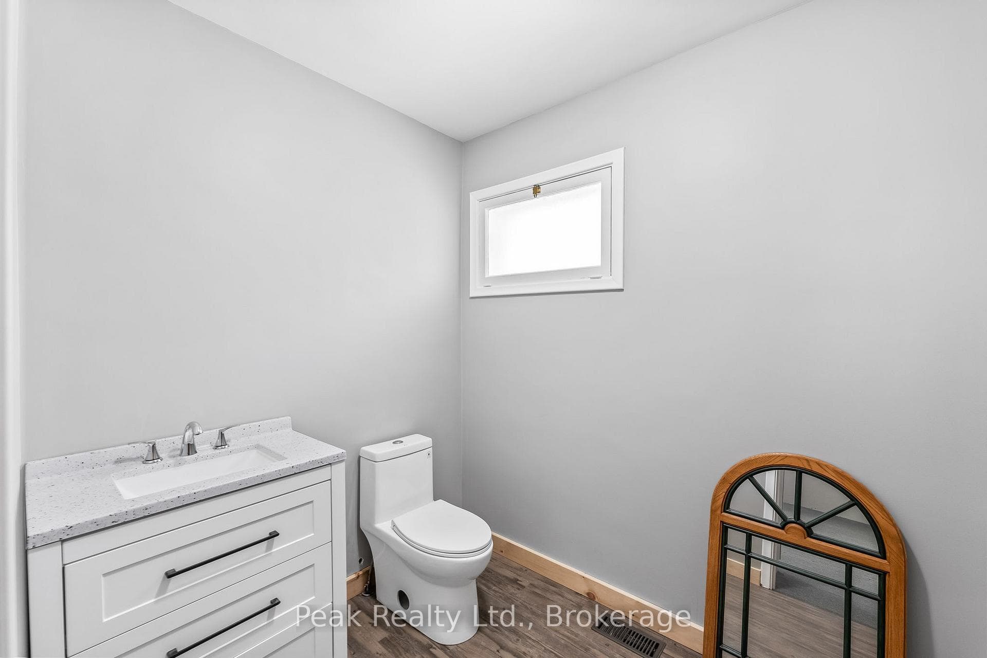 1812 Frontenac Road photo 14