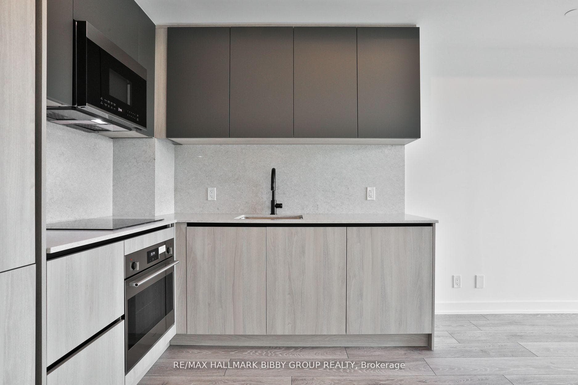 108 Peter Street Unit 1219 photo 2