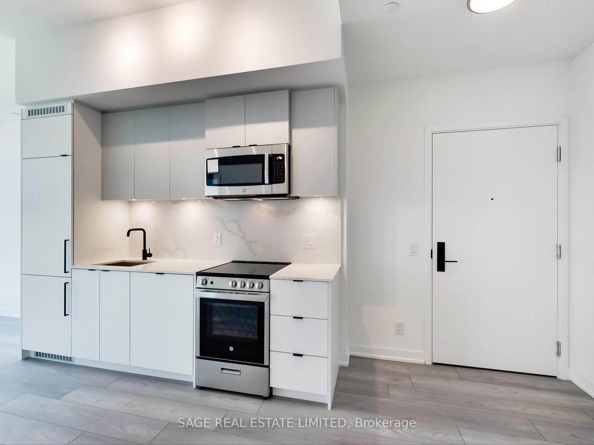 285 Dufferin Street Unit 1401 photo 13