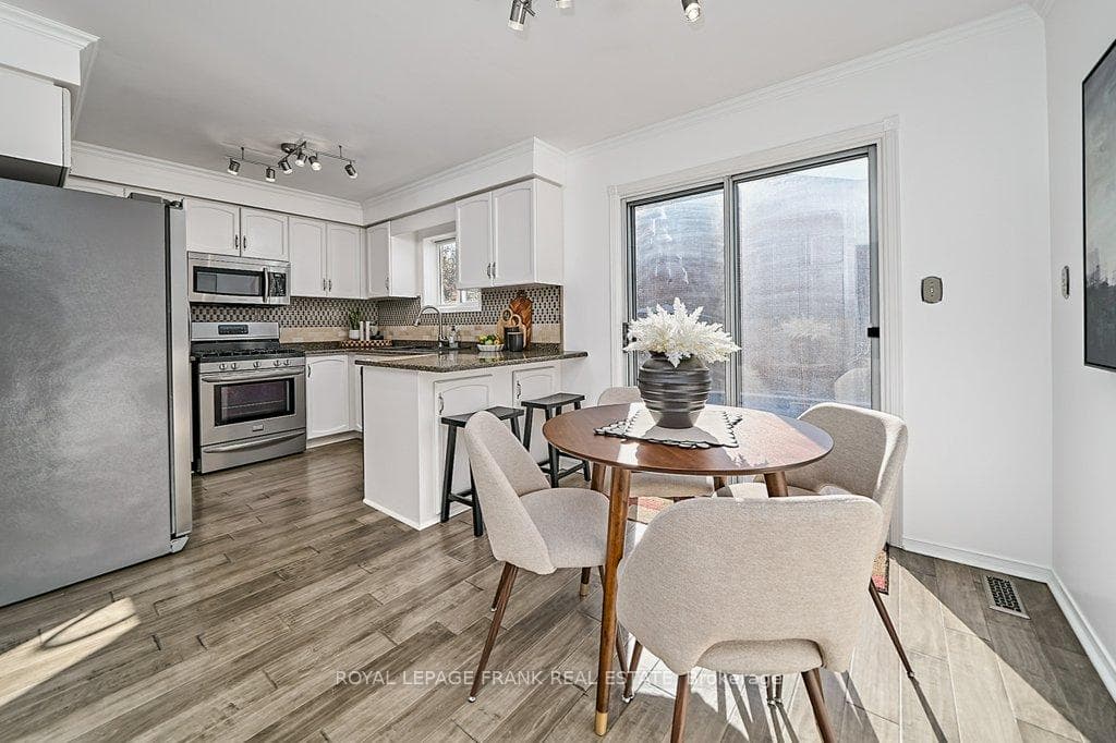 11 Hartrick Place photo 11