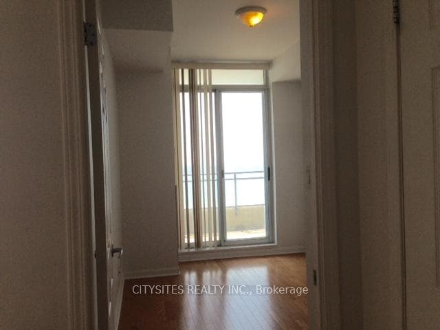 228 Queens Quay Unit 2703 photo 7