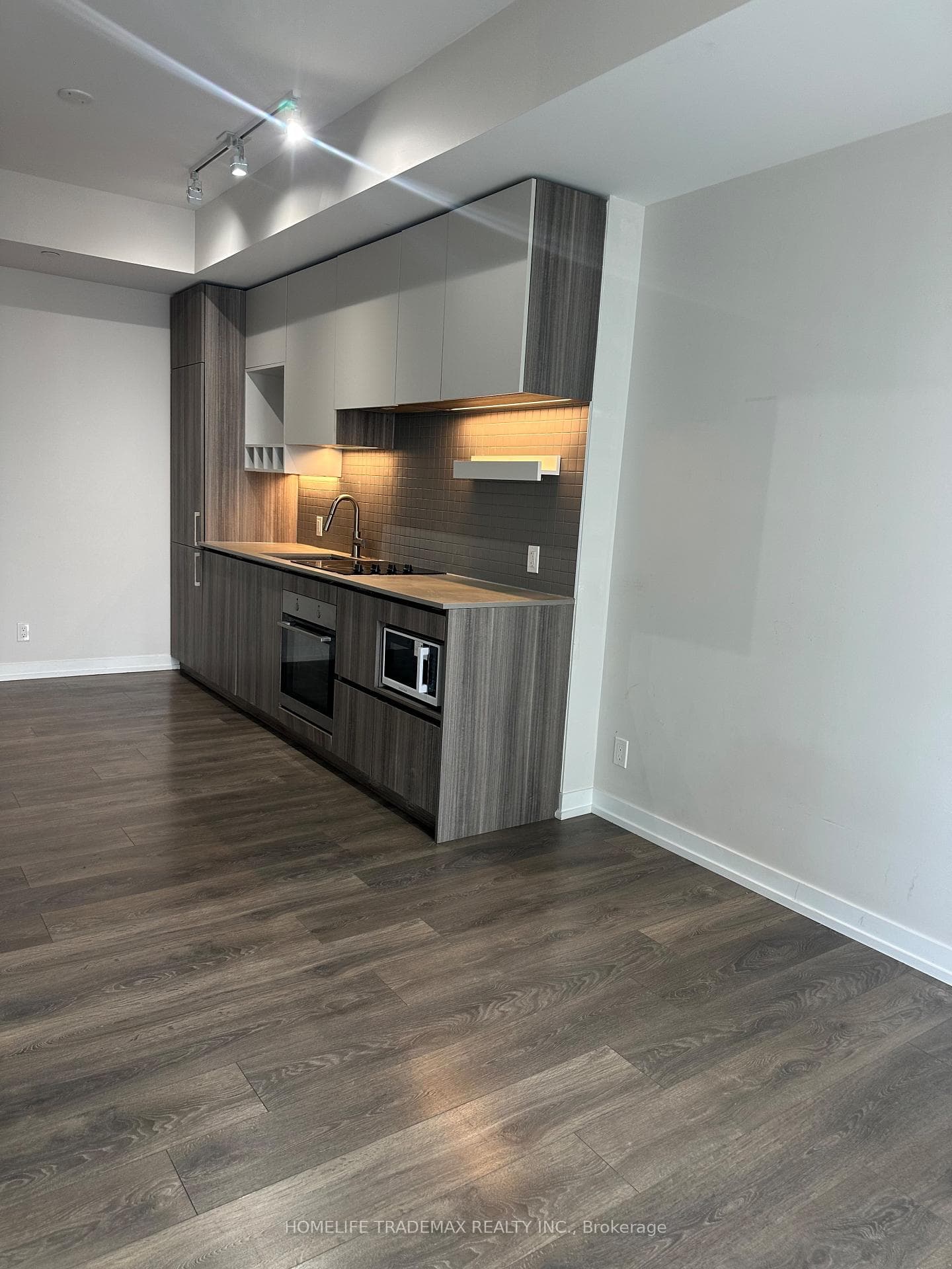 5 Buttermill Avenue Unit 4611 photo 1