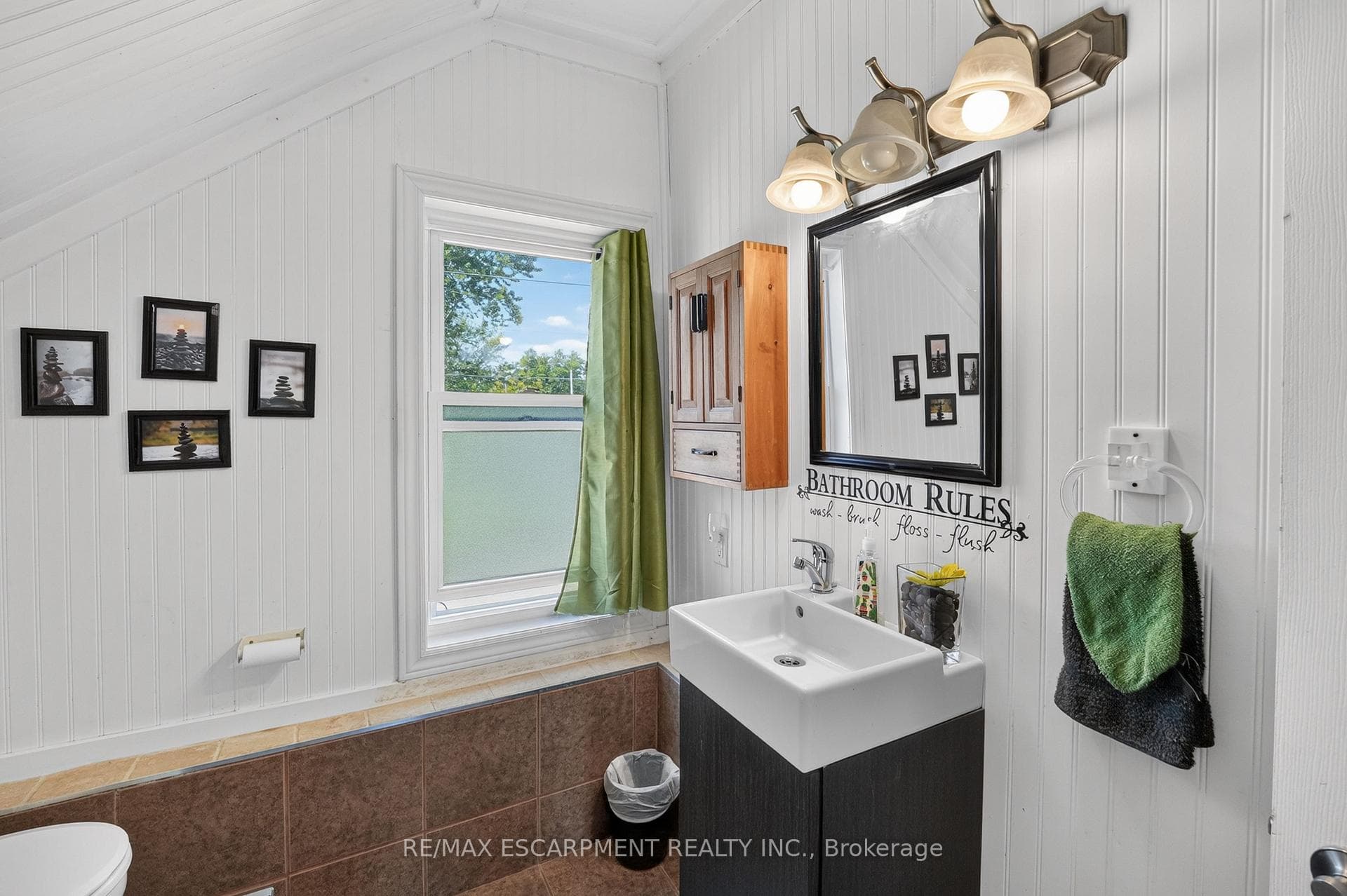 503 John Street photo 28
