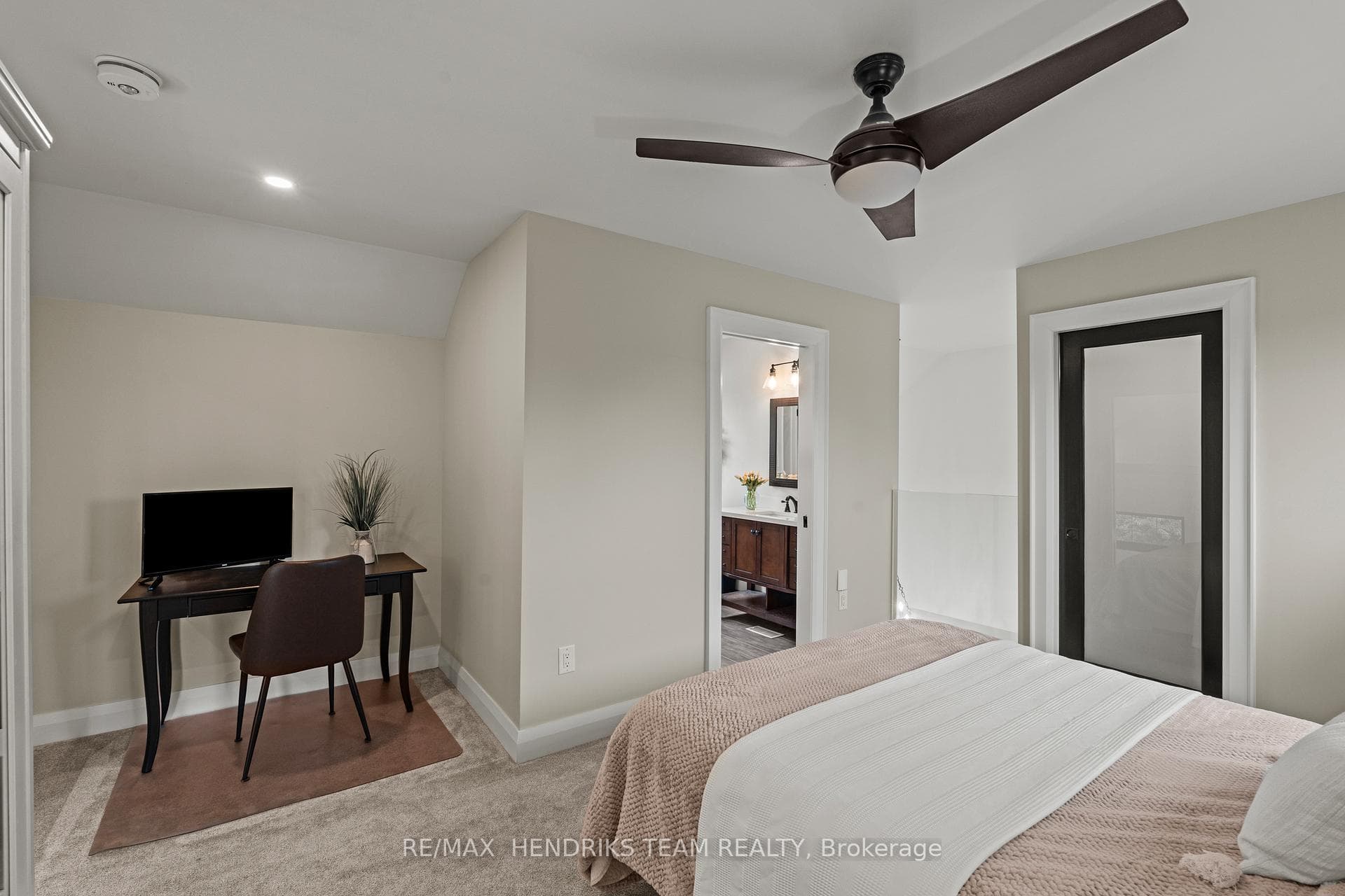 8 Stanmary Drive photo 26