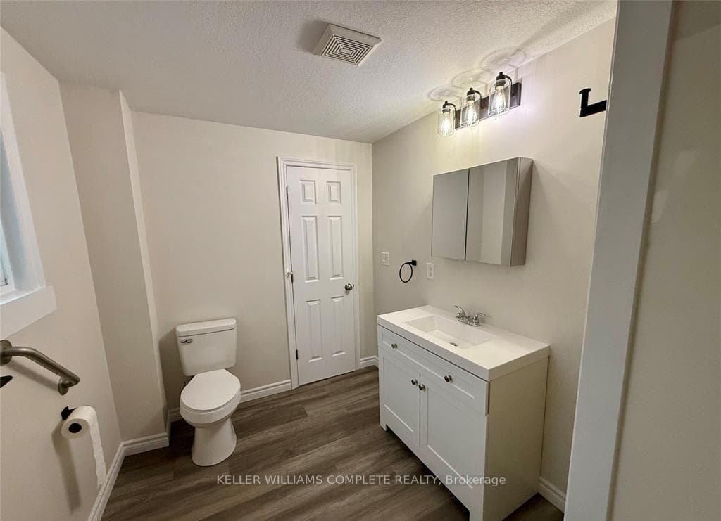 318 Lafontaine Street photo 15