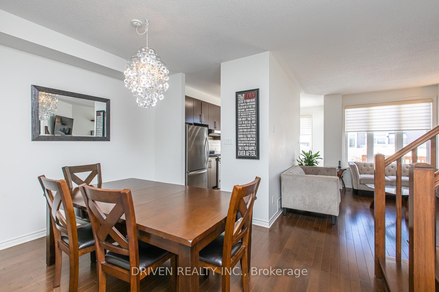 534 Rochefort Circle photo 6