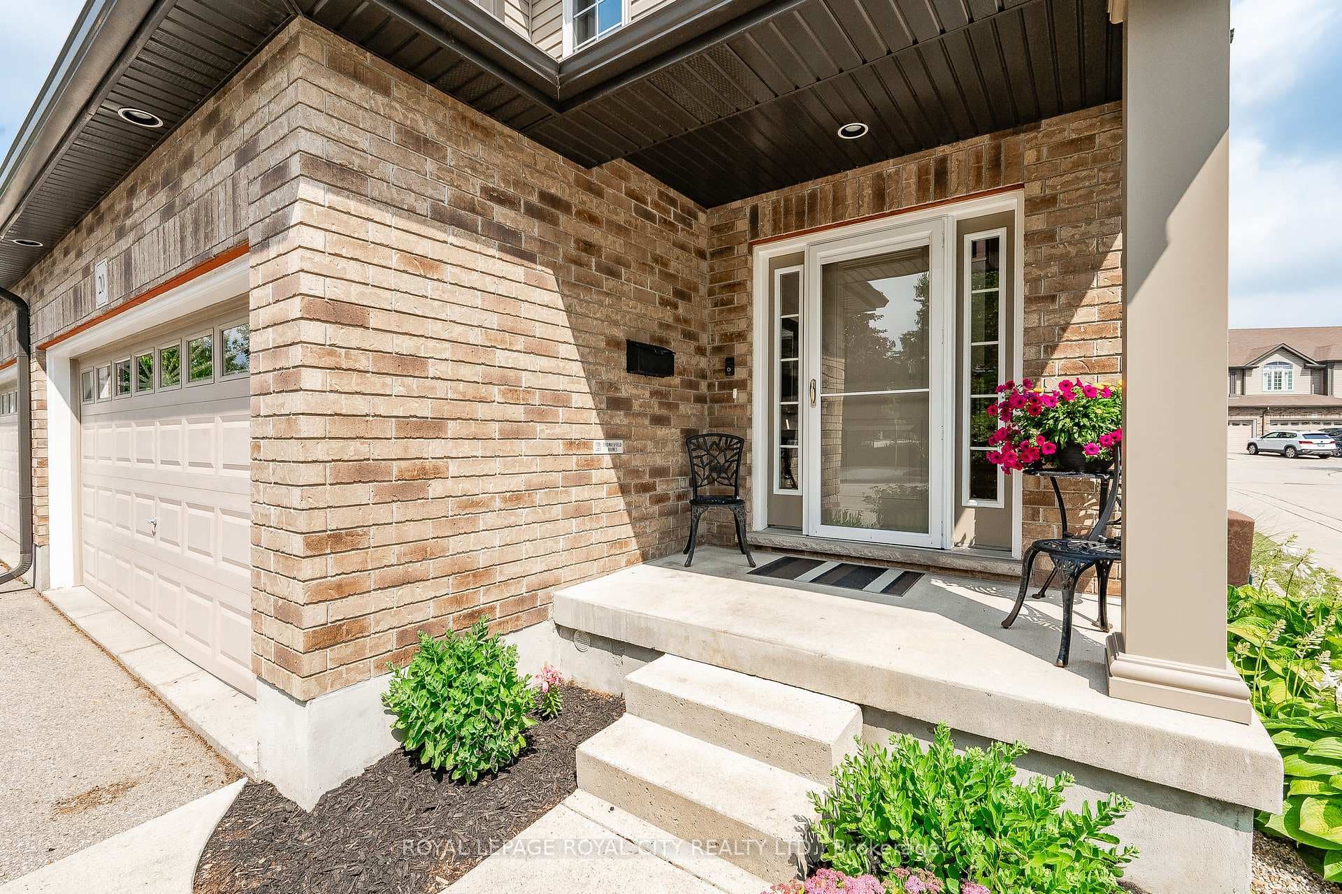 20 Lowes Road photo 3