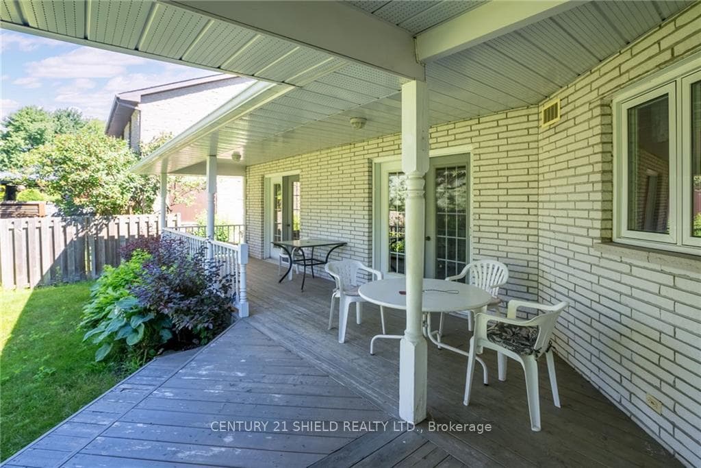 1715 BLAKELY Drive photo 6