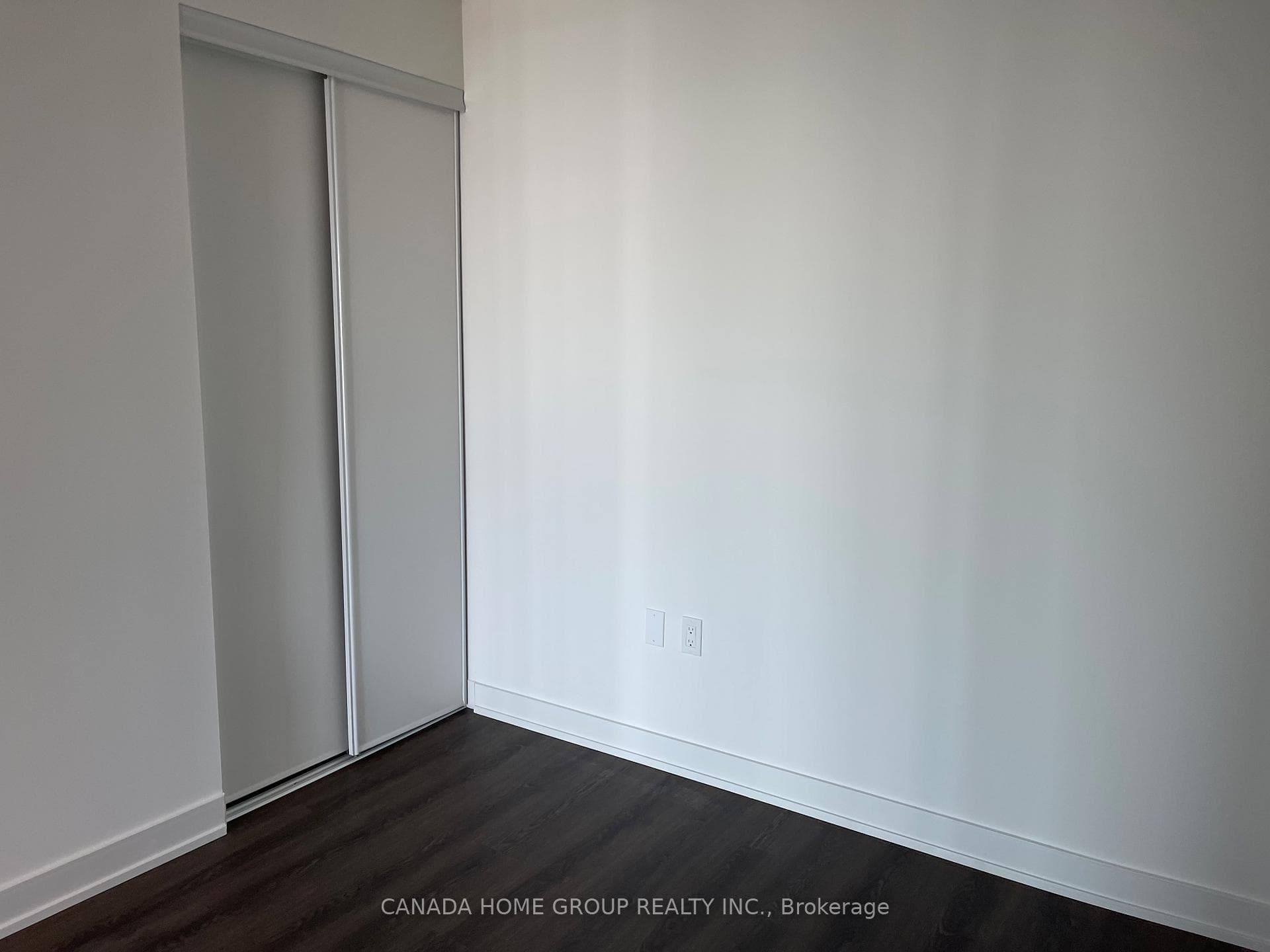 448 Burnhamthorpe Road Unit 5801 photo 16