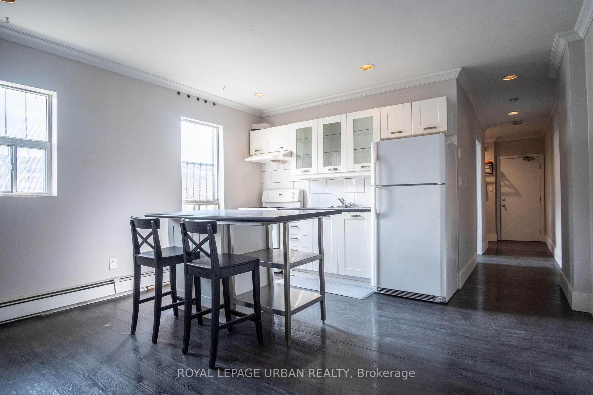 636 Danforth Avenue Unit 2 photo 7
