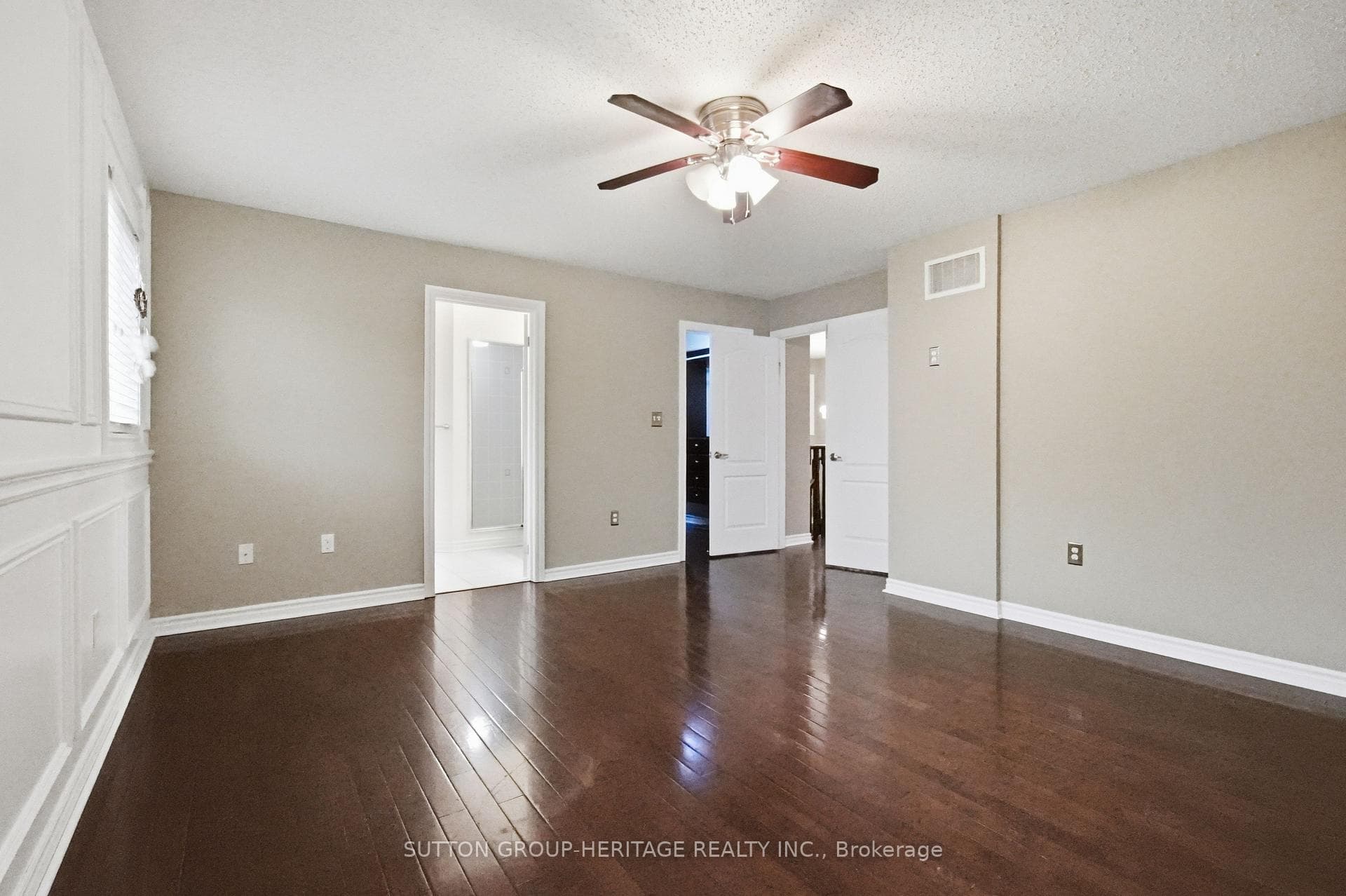 16 Shrewsbury Drive photo 24