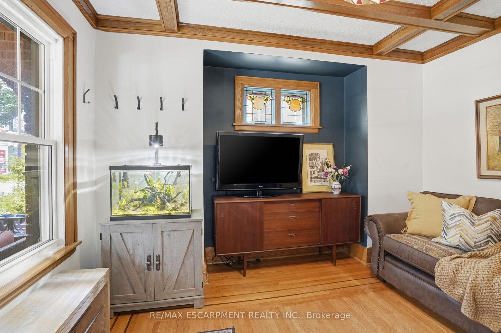 17 Tuxedo Avenue photo 5