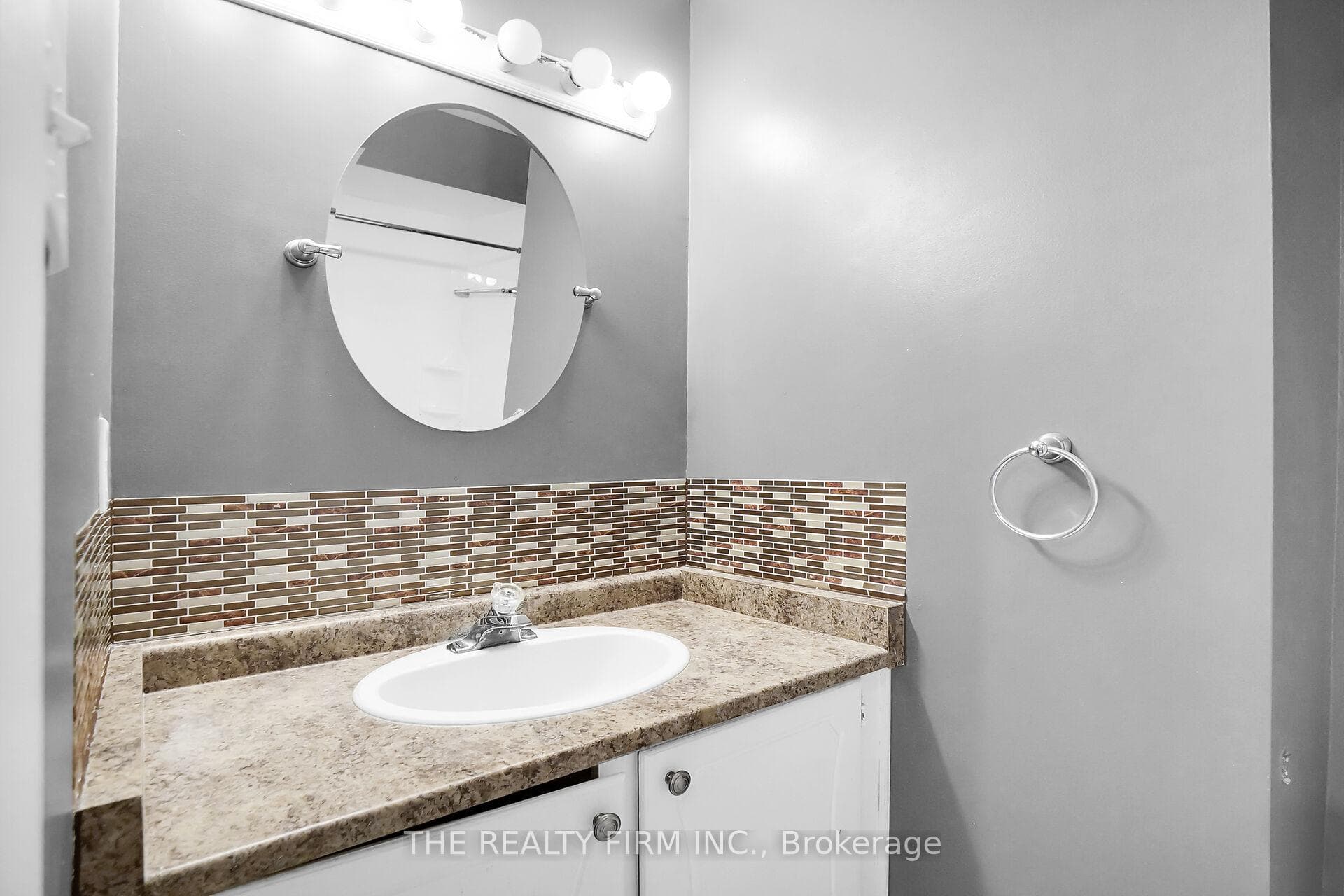 711 Osgoode Drive Unit 10 photo 26