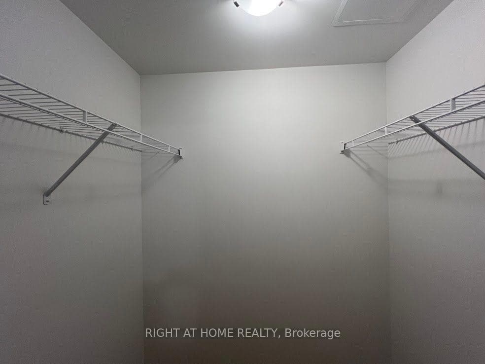 30 Elm Drive Unit 2702 photo 11