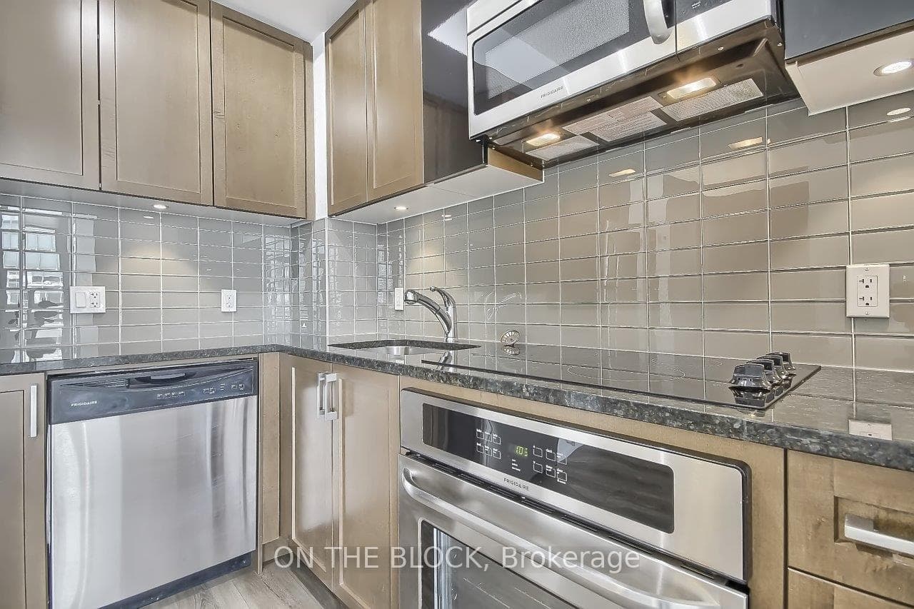 89 Dunfield Avenue Unit 632 photo 5
