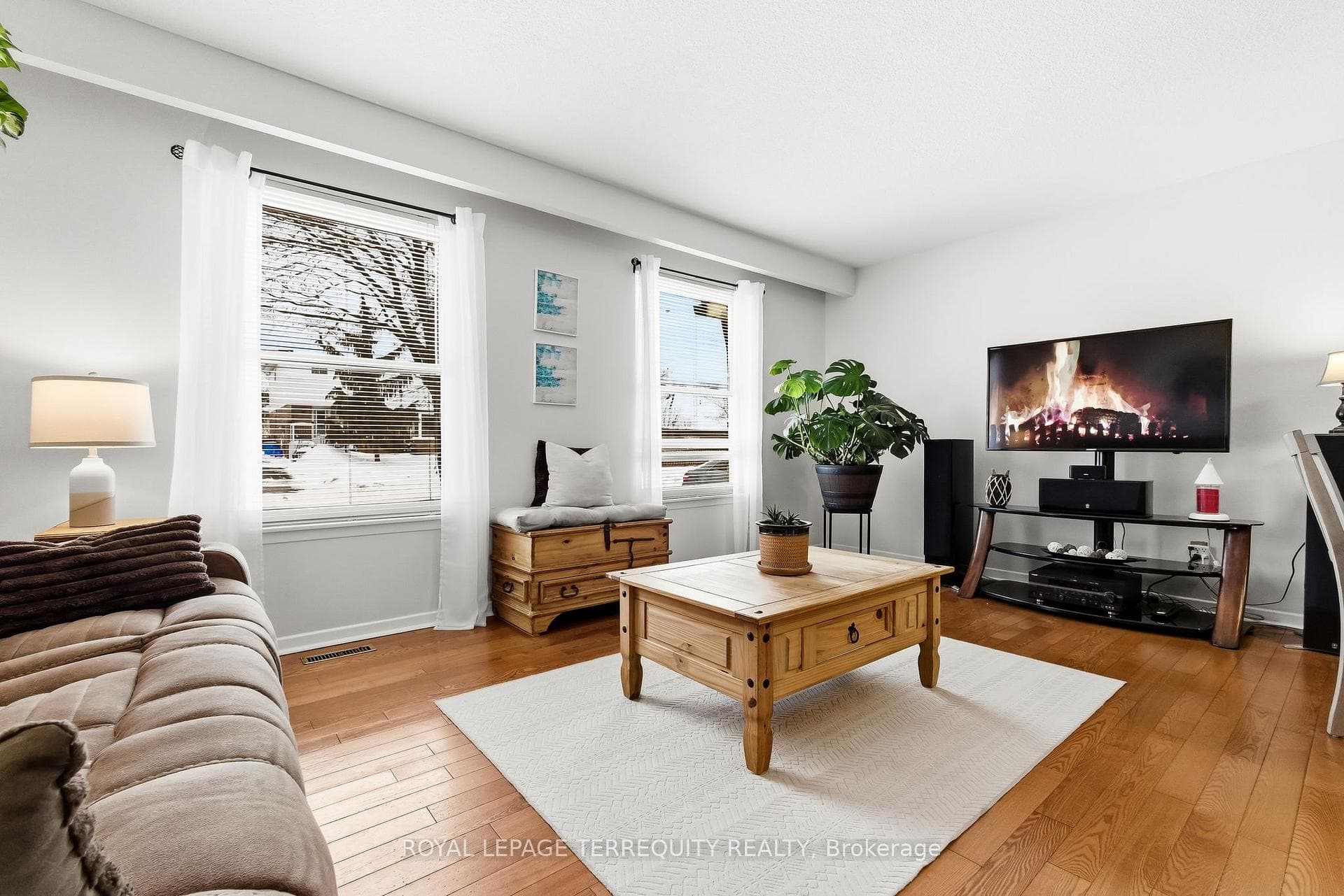 425 Lesabre Street photo 9