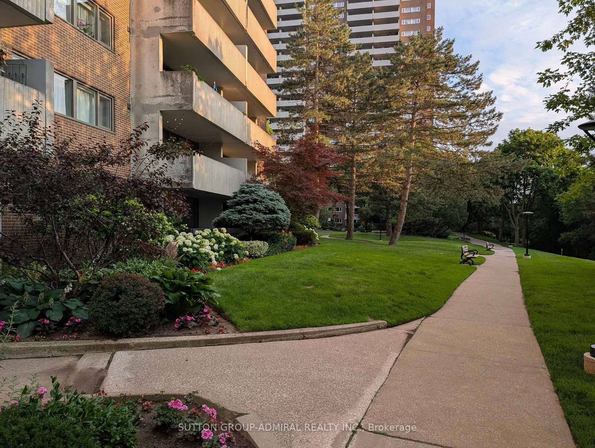 260 Scarlett Road Unit 804 photo 42