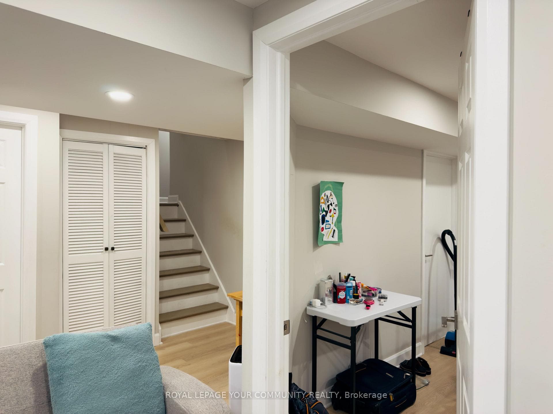 19 Huron Court photo 11