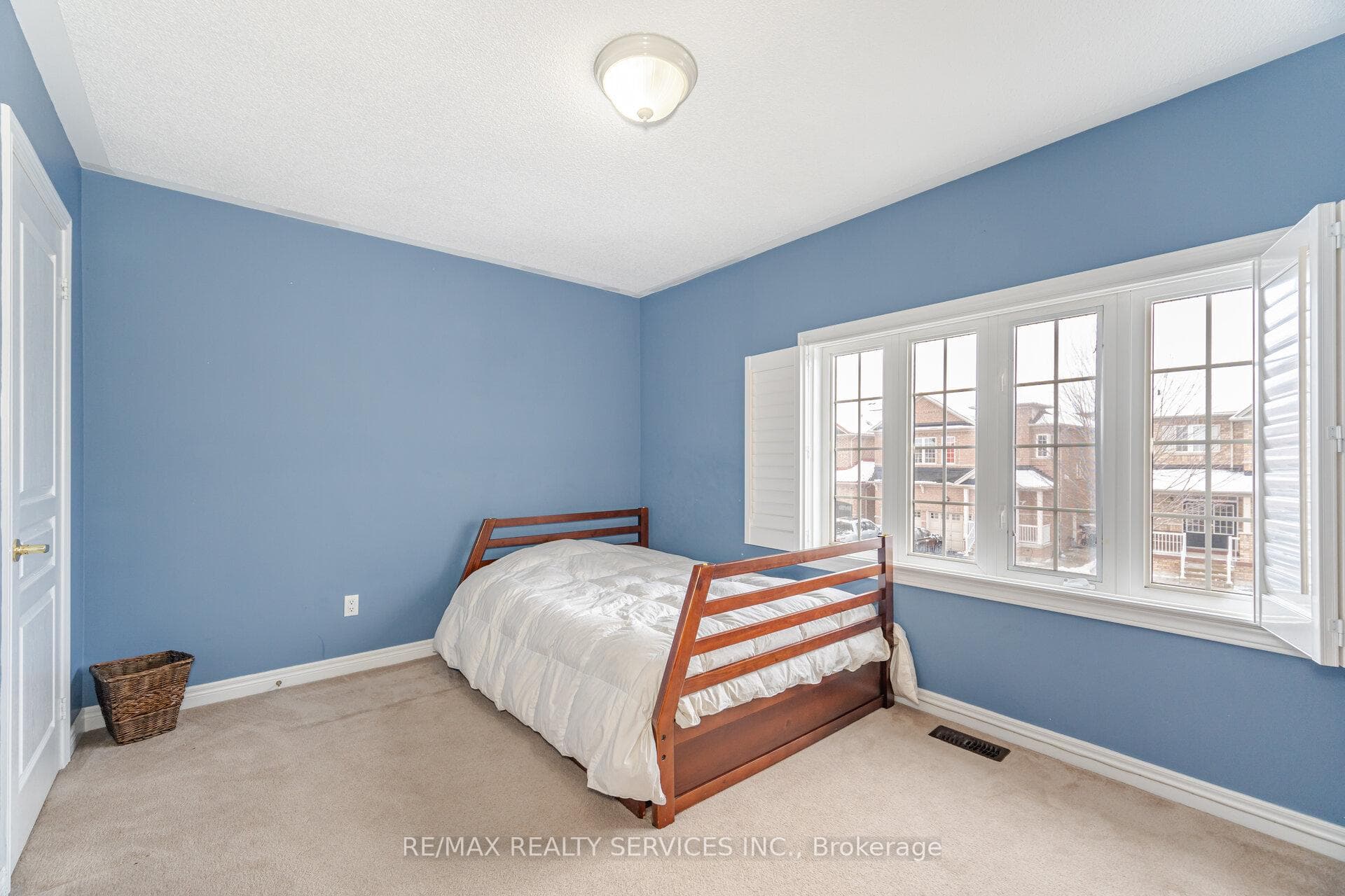 25 Pape Drive photo 20