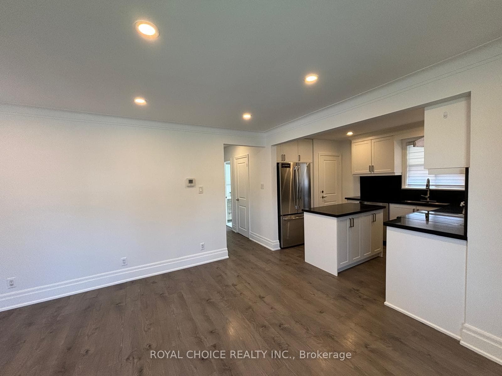 57 Athabaska Avenue photo 9