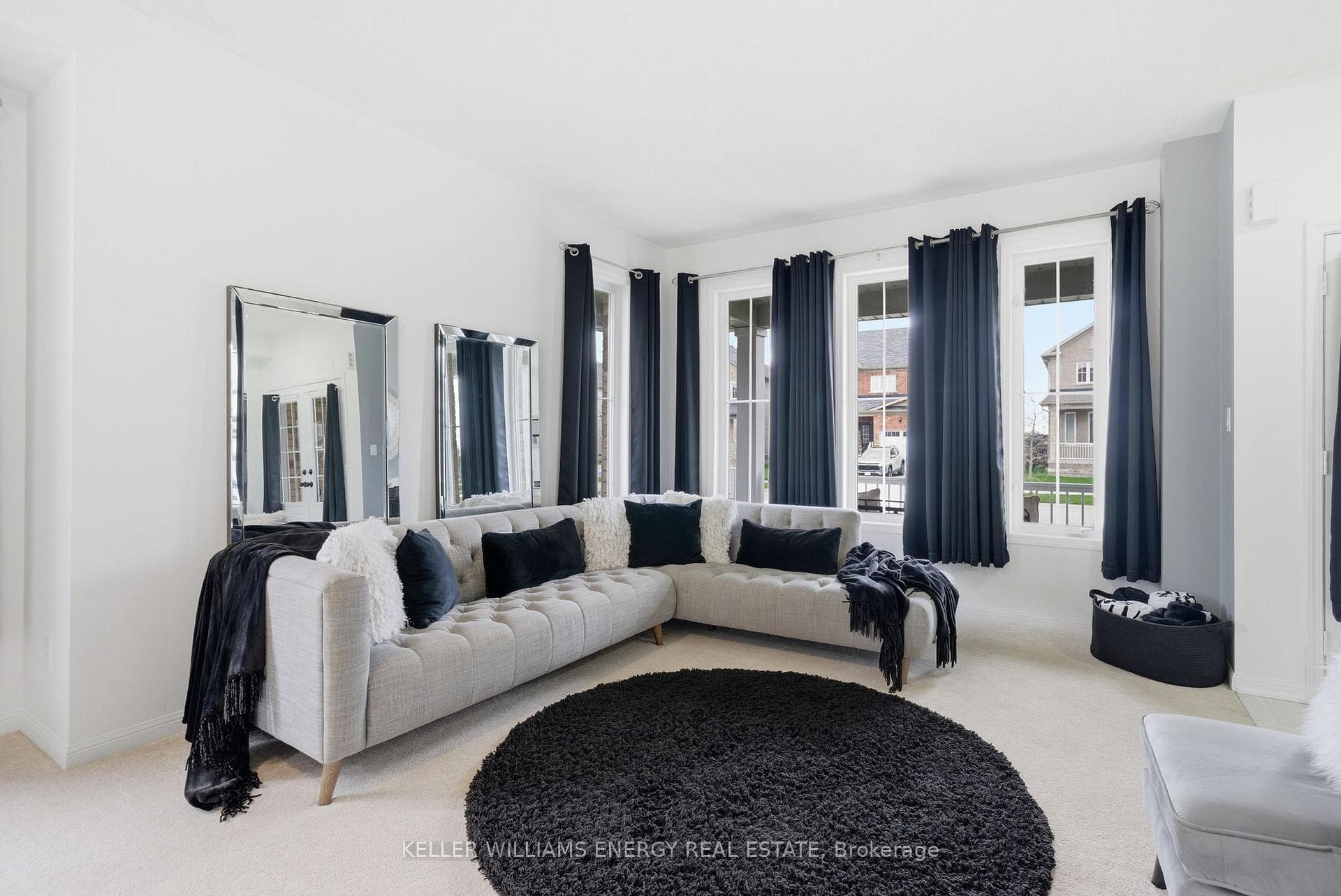 27 Don Hadden Crescent photo 7