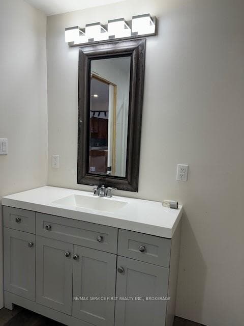 22 KING ST E N/A photo 25