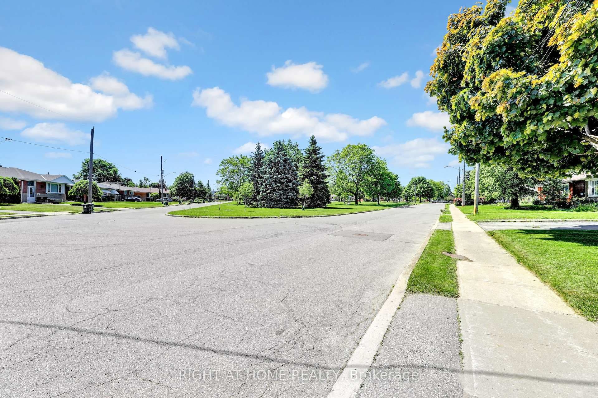 58 Deanvar Avenue photo 32