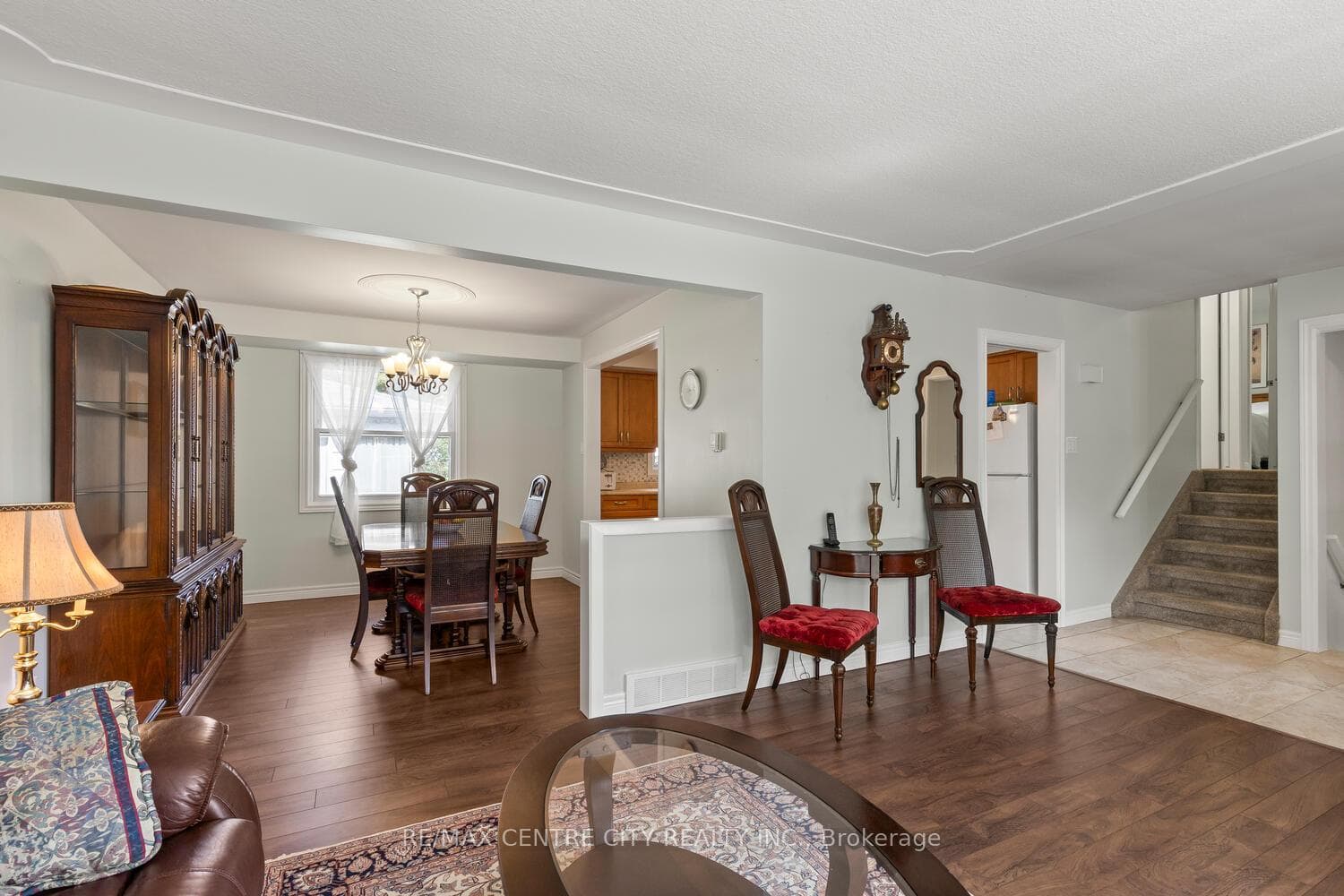 Spacious L-shaped Living/Dining